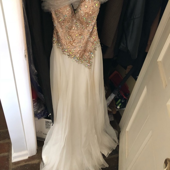 Prom dress - Picture 1 of 1
